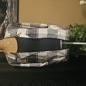 In Cinq black and white jacket cover up